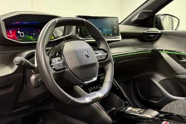 Peugeot 208 (2022) thumbnail 5
