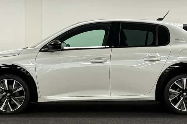 Peugeot 208 (2022) thumbnail 3