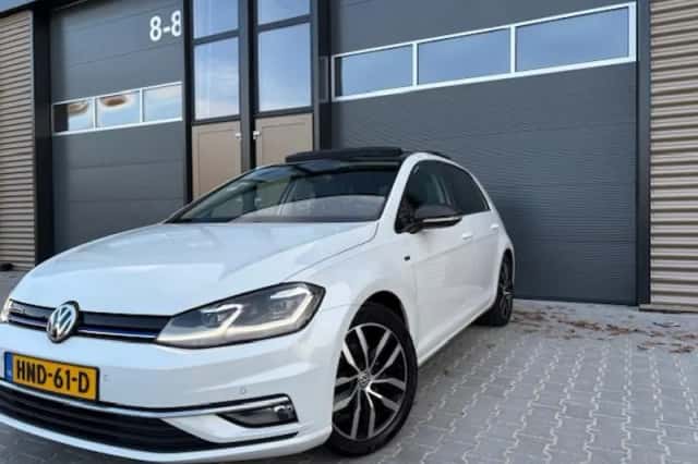 Volkswagen Golf (2019) thumbnail 2