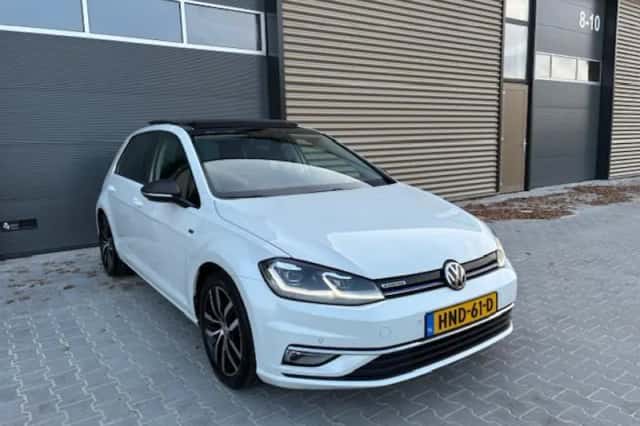 Volkswagen Golf (2019) thumbnail 4