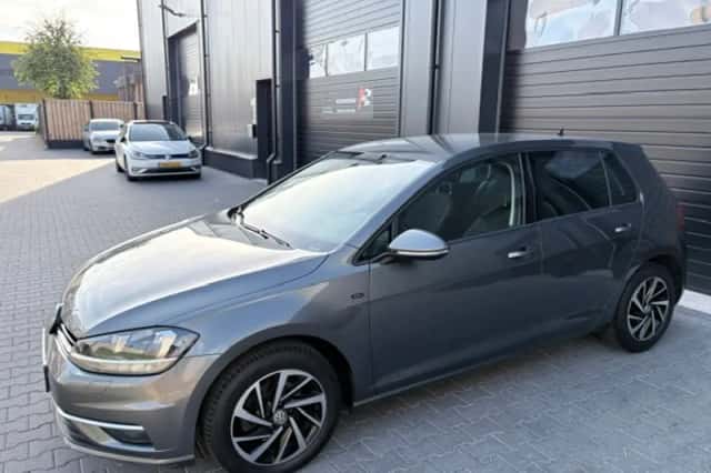Volkswagen Golf (2018) thumbnail 6