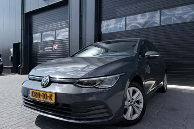 Volkswagen Golf (2021) thumbnail 1