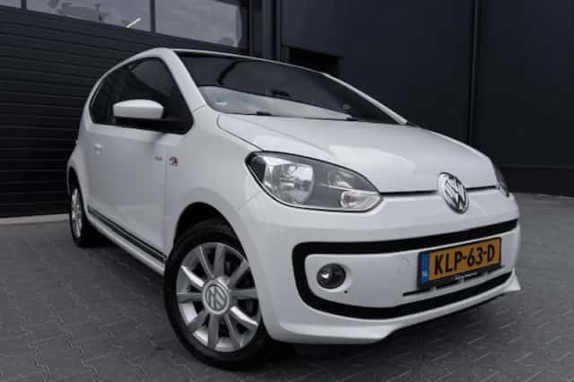 Volkswagen Up! (2015) thumbnail 2