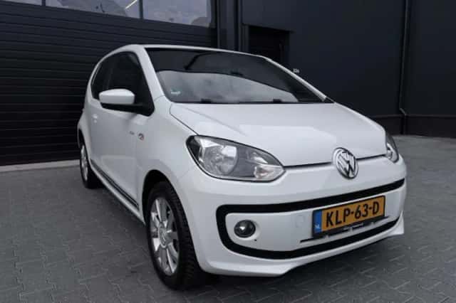 Volkswagen Up! (2015) thumbnail 5