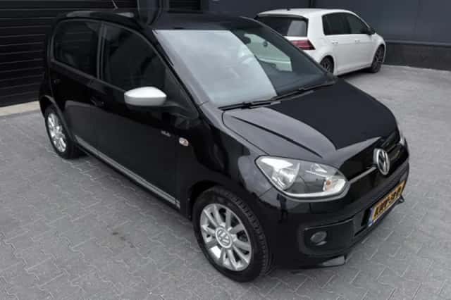Volkswagen Up! (2015) thumbnail 5