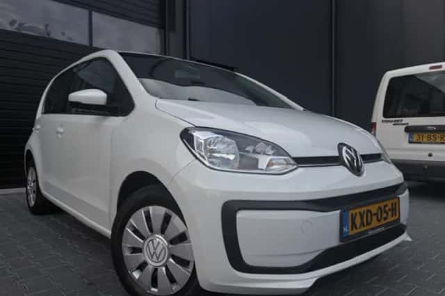 Volkswagen Up! (2019) thumbnail 2