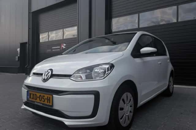 Volkswagen Up! (2019) thumbnail 3