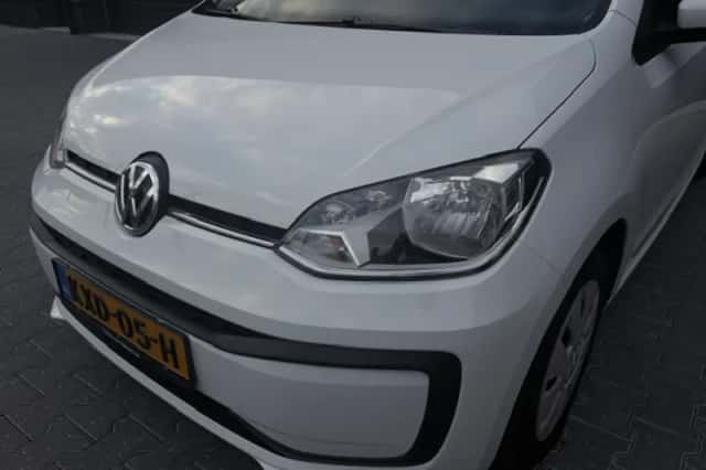 Volkswagen Up! (2019) thumbnail 4