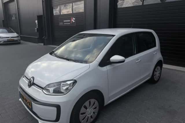 Volkswagen Up! (2019) thumbnail 5