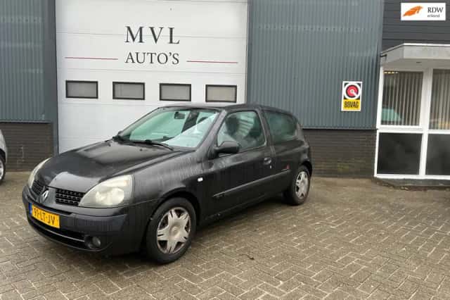 Renault Clio (2003) thumbnail 2