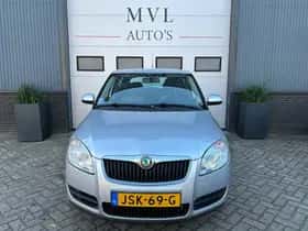 Škoda Fabia (2011) thumbnail 3
