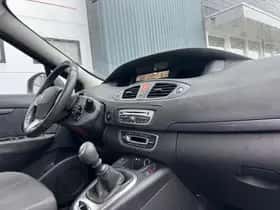 Renault Scénic (2011) thumbnail 7