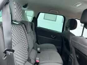 Renault Scénic (2011) thumbnail 9