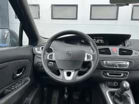 Renault Scénic (2011) thumbnail 10