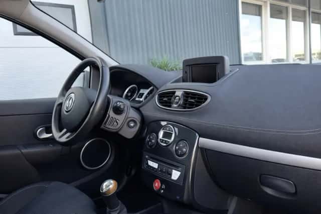 Renault Clio (2010) thumbnail 7