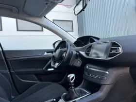 Peugeot 308 (2019) thumbnail 6