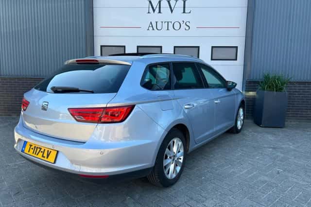 SEAT Leon (2019) thumbnail 4