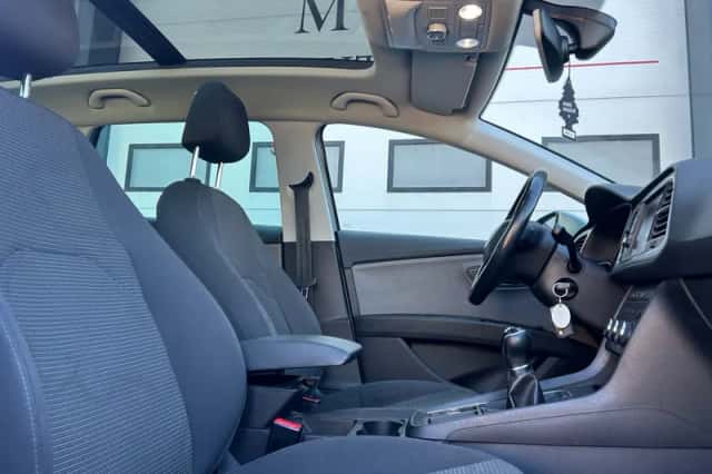 SEAT Leon (2019) thumbnail 8