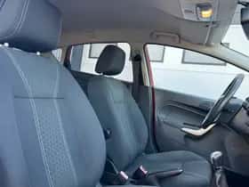 Ford Fiesta (2011) thumbnail 8