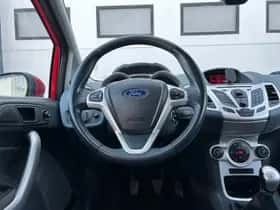 Ford Fiesta (2011) thumbnail 10