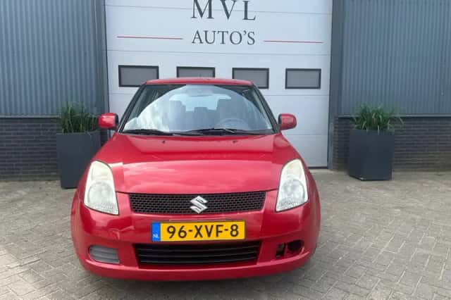 Suzuki Swift (2008) thumbnail 3