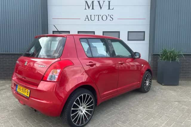 Suzuki Swift (2008) thumbnail 4