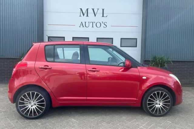 Suzuki Swift (2008) thumbnail 5