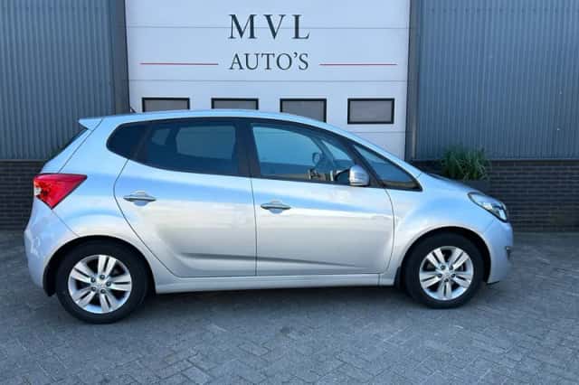 Hyundai ix20 (2011) thumbnail 5