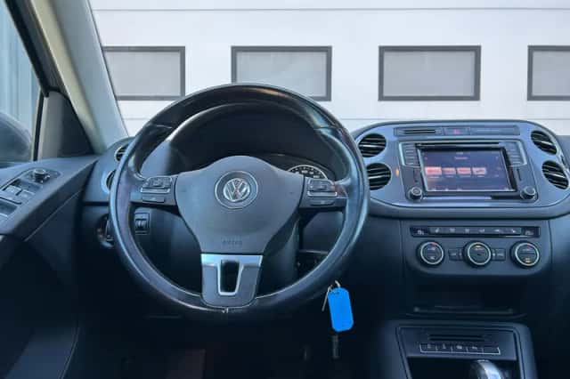 Volkswagen Tiguan (2016) thumbnail 11