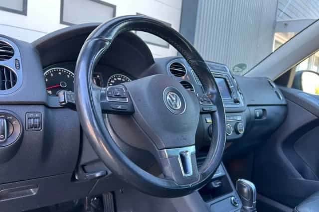 Volkswagen Tiguan (2016) thumbnail 12