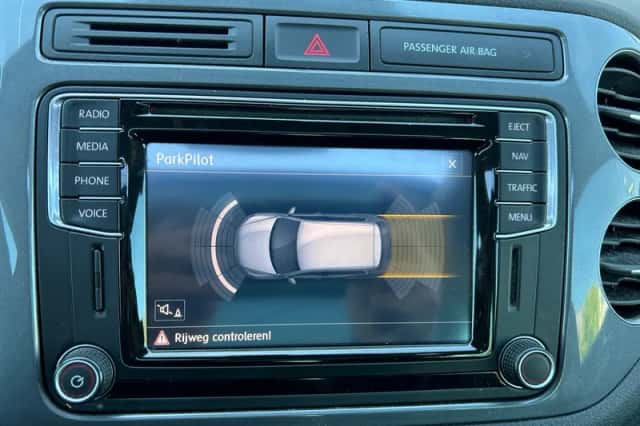 Volkswagen Tiguan (2016) thumbnail 14