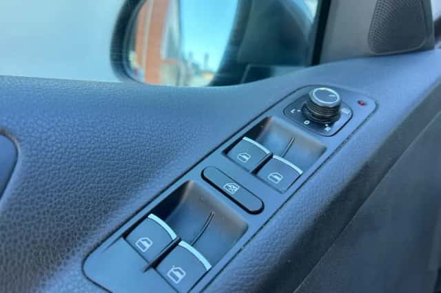 Volkswagen Tiguan (2016) thumbnail 15