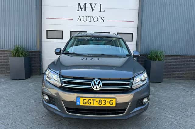 Volkswagen Tiguan (2016) thumbnail 3