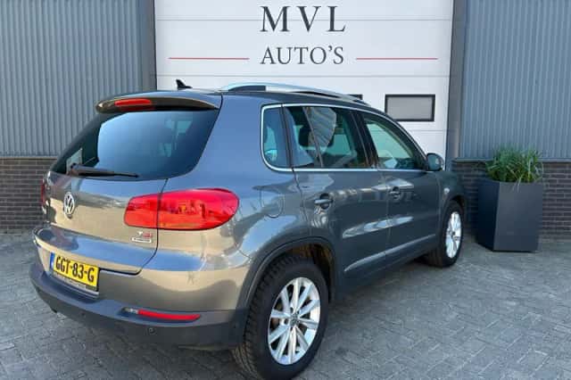 Volkswagen Tiguan (2016) thumbnail 4