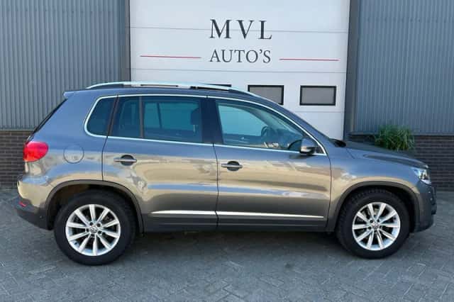 Volkswagen Tiguan (2016) thumbnail 5