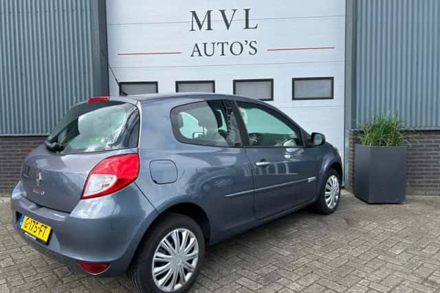 Renault Clio (2009) thumbnail 4