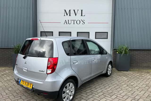 Mitsubishi Colt (2012) thumbnail 4
