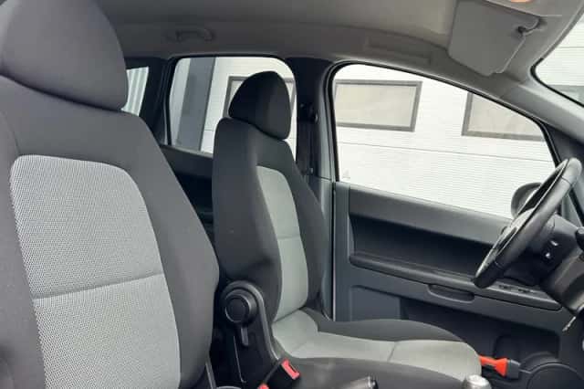 Mitsubishi Colt (2012) thumbnail 8