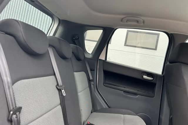 Mitsubishi Colt (2012) thumbnail 9