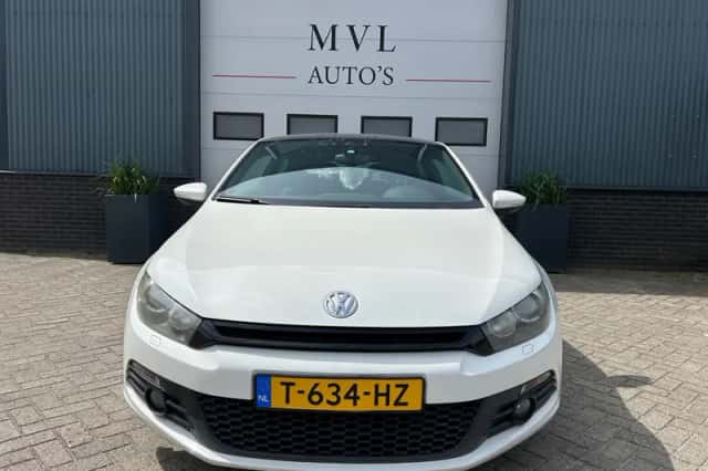 Volkswagen Scirocco (2010) thumbnail 3