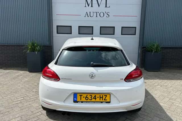Volkswagen Scirocco (2010) thumbnail 6