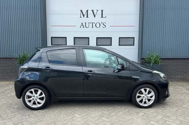 Toyota Yaris (2013) thumbnail 5