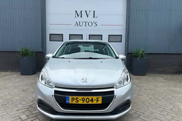 Peugeot 208 (2016) thumbnail 3