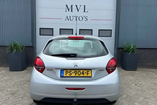 Peugeot 208 (2016) thumbnail 6