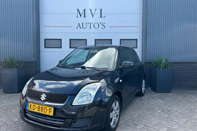 Suzuki Swift (2009) thumbnail 2