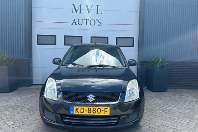 Suzuki Swift (2009) thumbnail 3