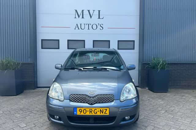 Toyota Yaris (2005) thumbnail 3