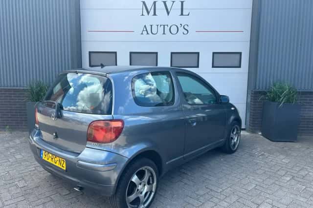 Toyota Yaris (2005) thumbnail 4