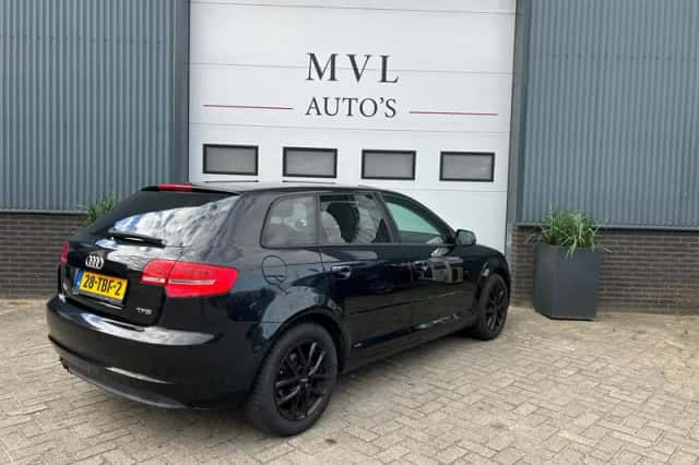 Audi A3 (2012) thumbnail 4