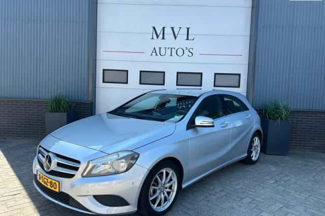 Mercedes-Benz A-Klasse (2013) thumbnail 2